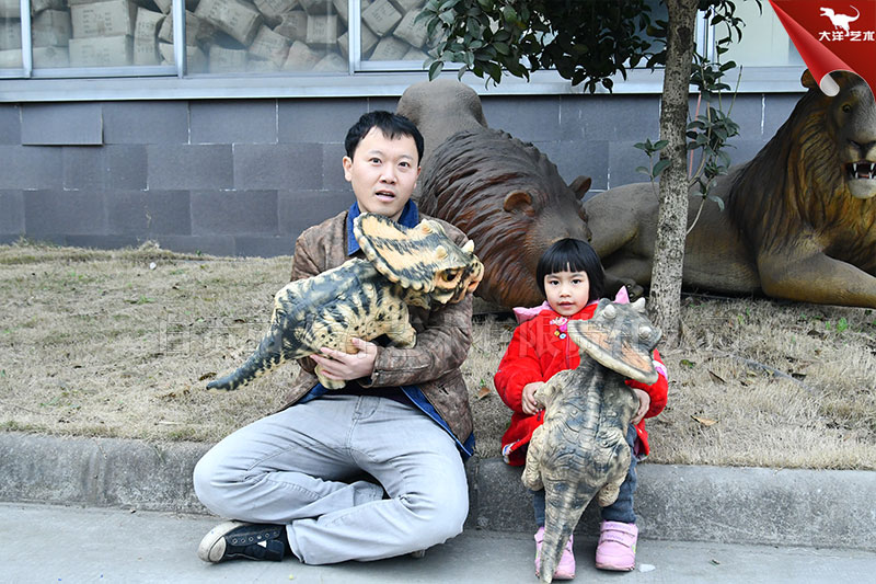 恐龍手偶，仿真手偶恐龍