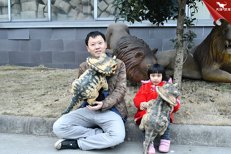 恐龍手偶，仿真手偶恐龍